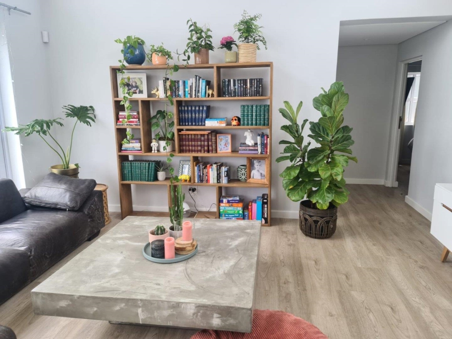 To Let 3 Bedroom Property for Rent in Loevenstein Western Cape